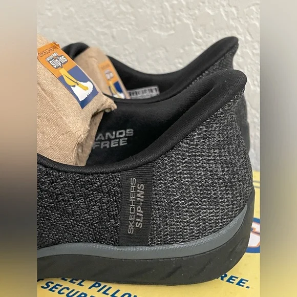 Skechers Breathe Easy Knitty Waves Hands Free Slip-ins Womens 7 Black (100762) - Picture 4 of 13